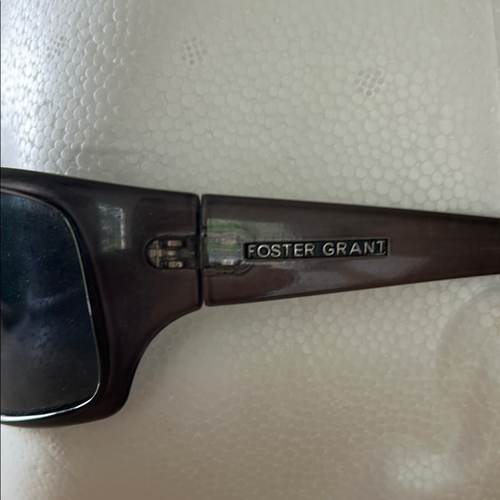 Foster Grant Sunglasses - Picture 4 of 6
